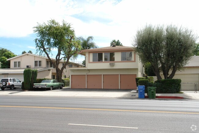 Building Photo - 14728 Magnolia Blvd