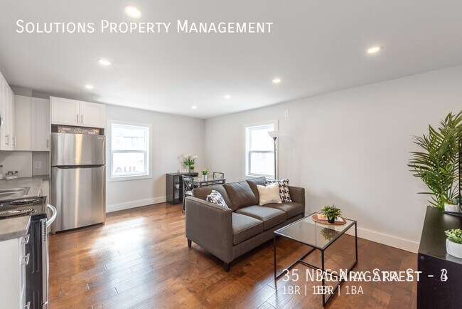 Photo du bâtiment - **WOW** Newly Renovated One Bedroom Units!