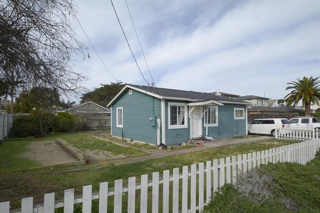 Building Photo - 191 Debbie Dr