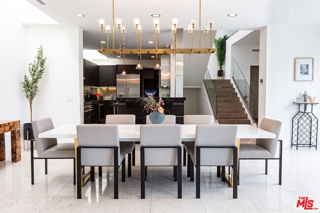 Foto del edificio - 12148 Travis St