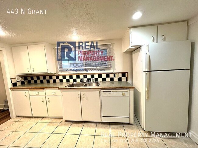 Building Photo - 2 bed 1 Bath Cottage