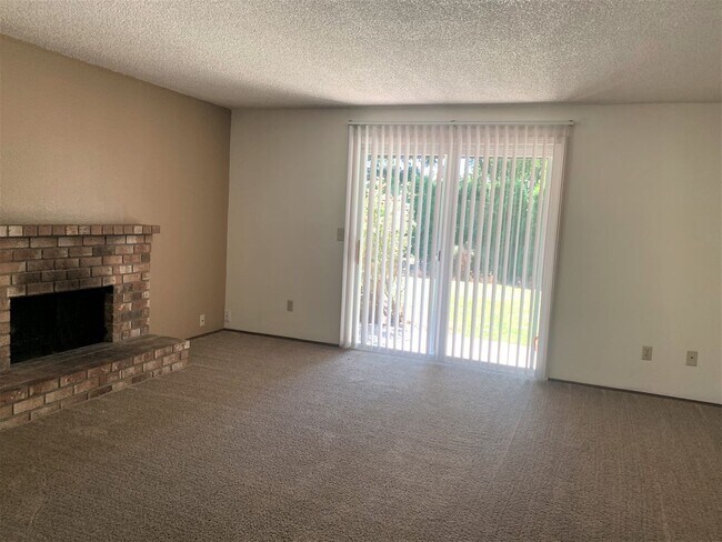 Building Photo - Baker R 14013-17