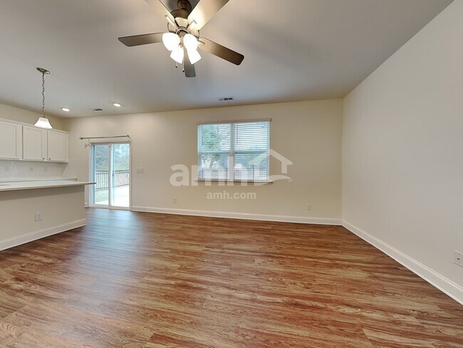 Foto del edificio - 3204 Brierhill Rd