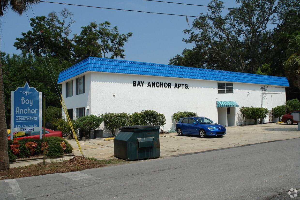 Building Photo - 225 CHERRY St