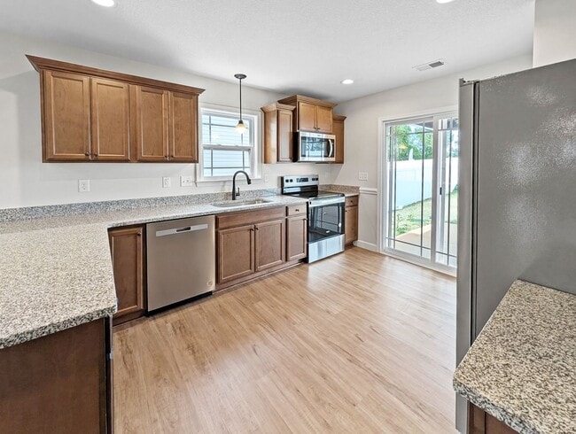 Building Photo - ALMOST NEW HOME IN SPARTANBURG READY FOR A RENTER!