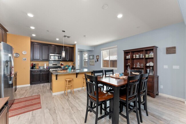 Foto del edificio - 9363 Wild Lilac Cir