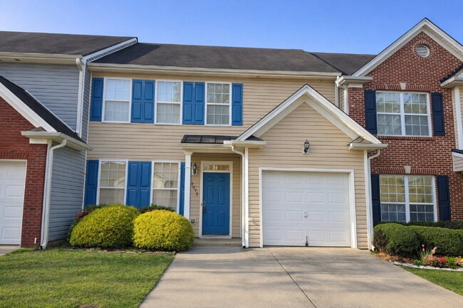 Charming 3bed Cumming Townhome with Walking Trail - Charming 3bed Cumming Townhome with Walking Trail