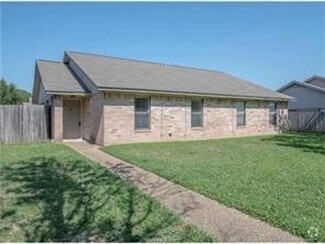 Building Photo - 2523 Hickory Dr