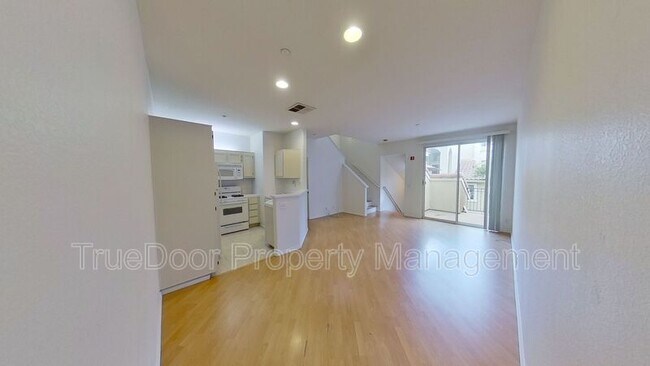 Foto del edificio - 2405 Crescent Oak Crescent