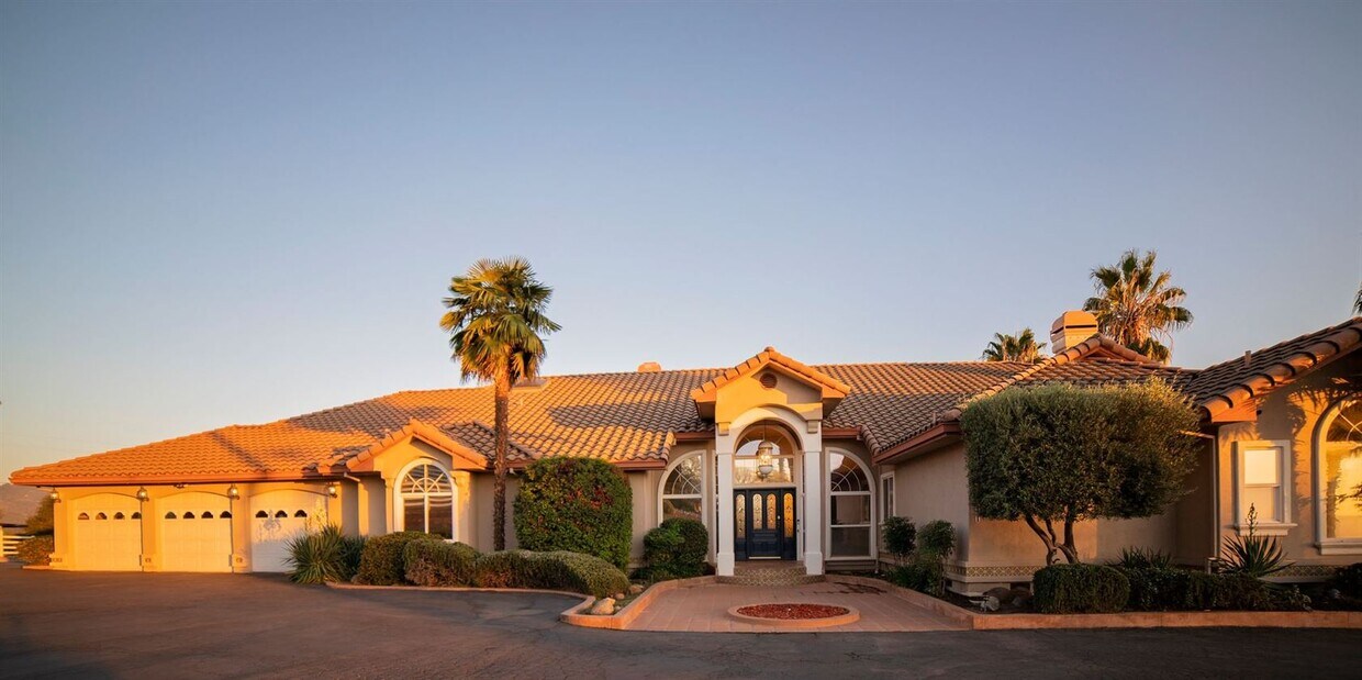 Primary Photo - 4 br, 3 bath House - 22411 Lakeview Height...