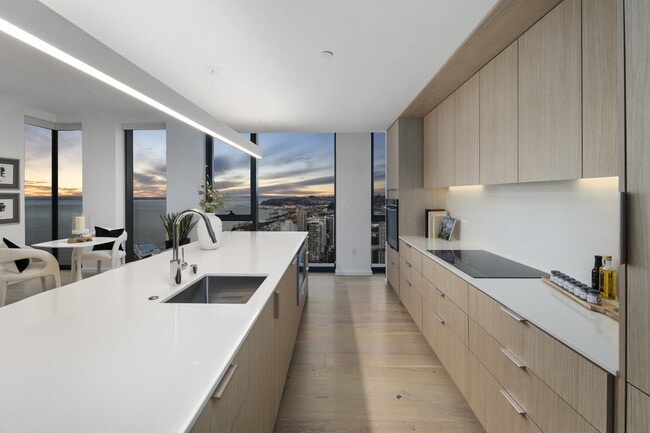 Building Photo - The Modern1