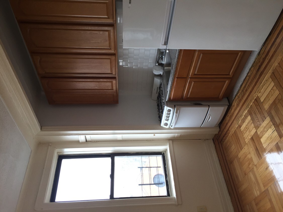 12010 Rockaway Beach Blvd, Rockaway Park, NY 11694 Room for Rent in