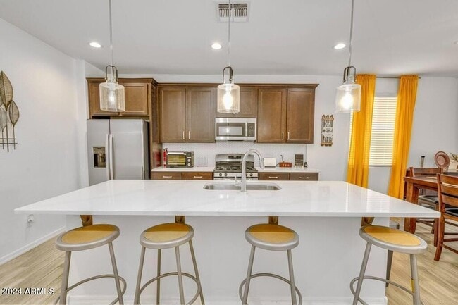 Building Photo - 17723 W Bajada Rd