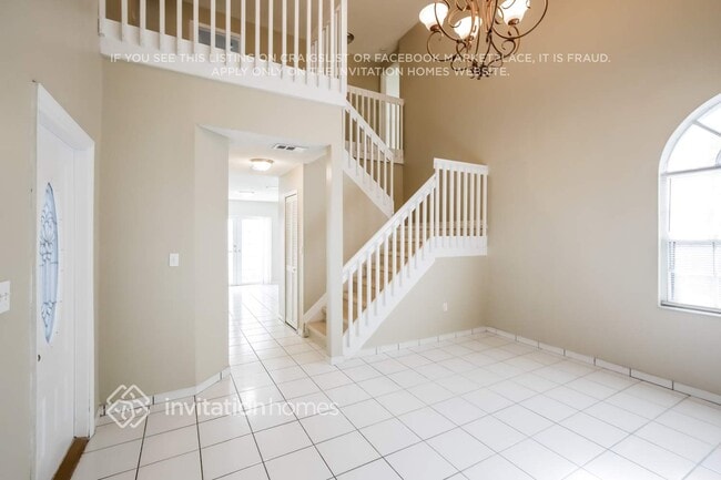 Building Photo - 621 SW 176th Ave