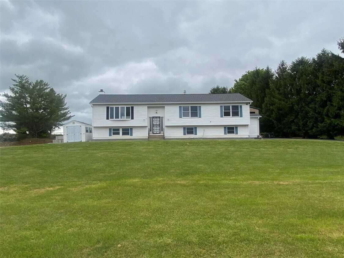 Primary Photo - 286 Cricket Hill Rd