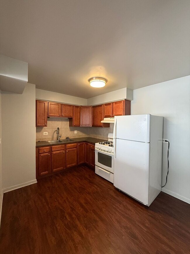 Foto del edificio - 5900 Butterfield Rd
