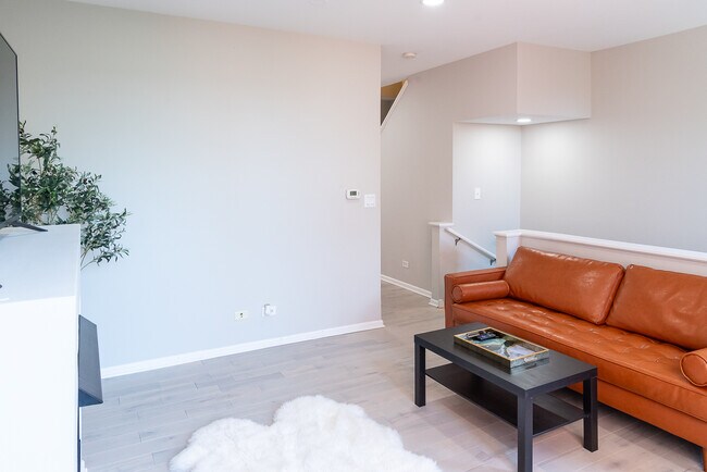 Foto del edificio - 706 W Evergreen Ave