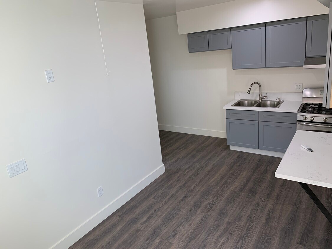 16850 Ballinger St Unit 16850, Northridge, CA 91343 Apartments in