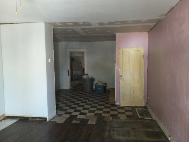 Building Photo - 323 McClure Ave