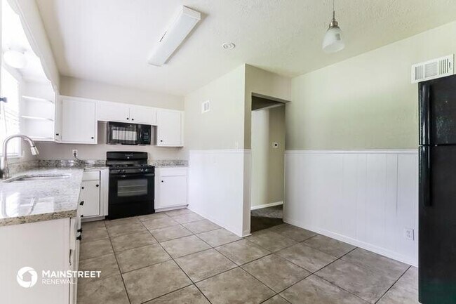 Building Photo - 4711 Grandview Rd, Kansas City, MO 64137