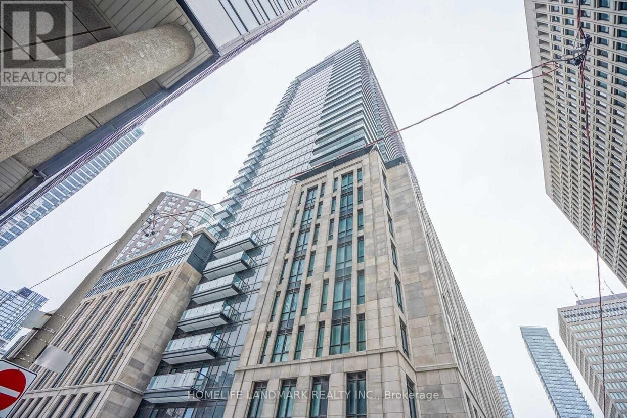 Photo principale - 955-2955 Bay St.