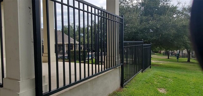 Foto del edificio - 1900 Scofield Ridge Pkwy