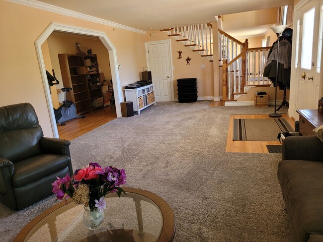 Building Photo - Beautiful 4BR/3Ba Home in Susanville CA  3420 Sq Feet