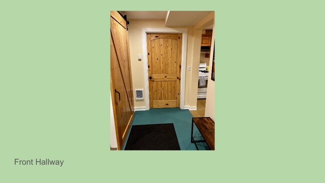 Pasillo de entrada - 15315 Twin Fir Rd