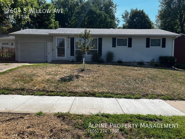 Foto del edificio - 4 Bed/1.5 Bath Ranch with Fenced in Yard!