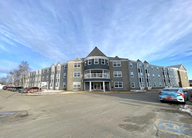 Building Photo - 151 Queen St