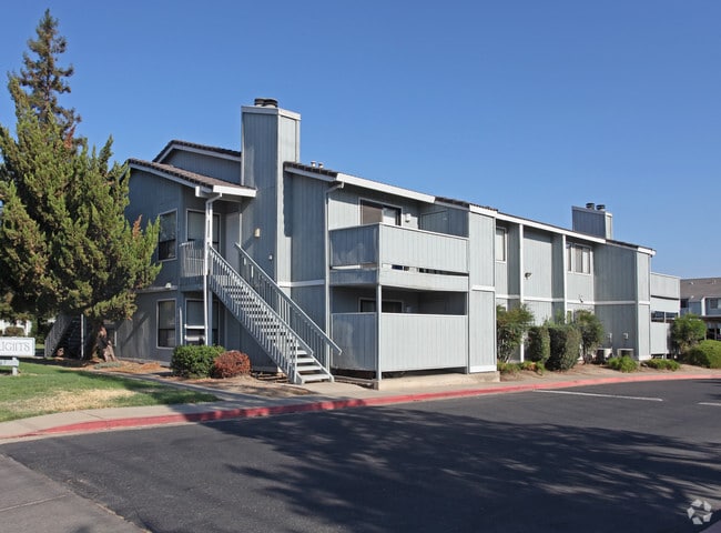 Building Photo - Falcon Heights