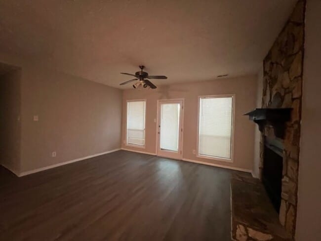 Building Photo - 1845 Tryon Dr