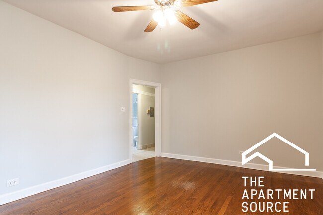 Foto del edificio - 7460 N Ashland Blvd