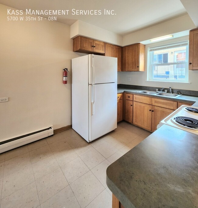 Building Photo - 5700 W 35th St