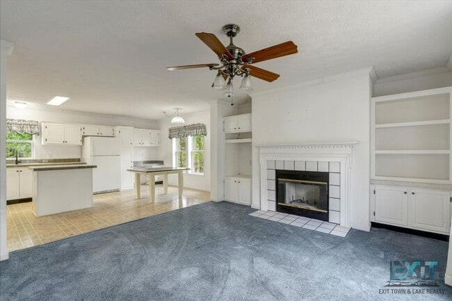 Building Photo - Welcome to this 3 Bedroom, 2 Bath Home in Wildwood Point!