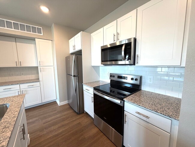 Foto del edificio - 1700 Daleside Ln