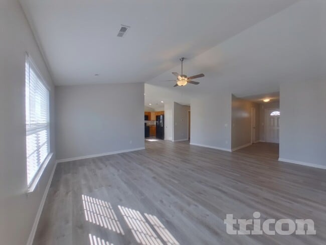 Building Photo - 427 Lynnell Way