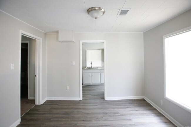 Building Photo - 4903 W 28th St