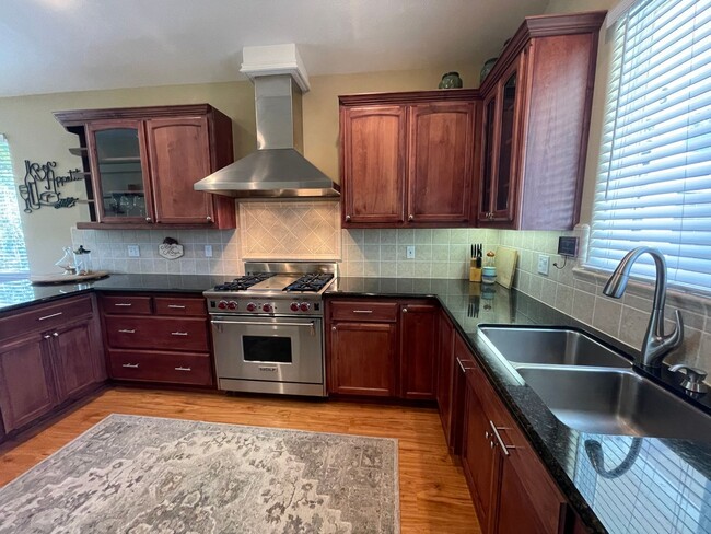 Building Photo - Beautiful Heritage Ranch 3 Bedroom 3 Bathr...