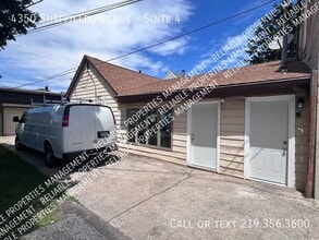 Building Photo - 4350 Sheffield Ave