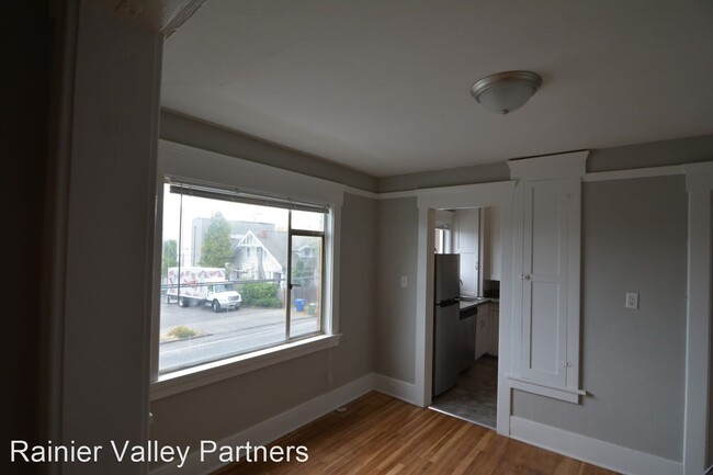 Building Photo - 3013 Beacon Ave S