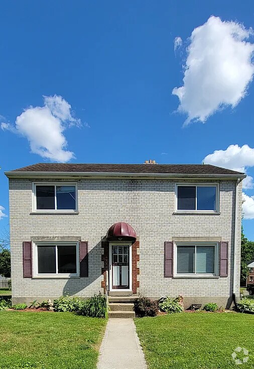 Building Photo - 671 Smith Ave