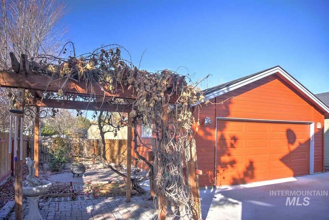 Building Photo - 7250 W Tobi Ct