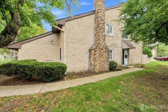 Building Photo - 89 Tennyson Dr