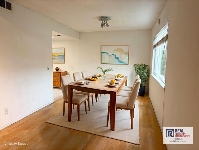 Foto del edificio - Welcome Home to a Desirable Whittier Community - Spacious 3-Bed, 2-Bath Townhome