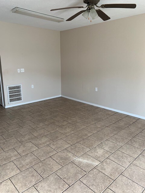 Foto del edificio - 39065 Cedar St
