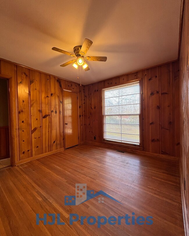 Foto del edificio - Gorgeous Donelson Ranch Home!