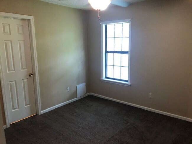 Foto del edificio - 1805 Holmes St