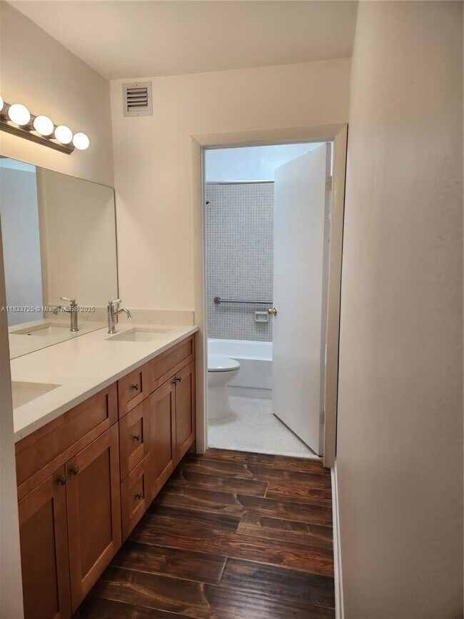 Foto del edificio - 10835 SW 112th Ave