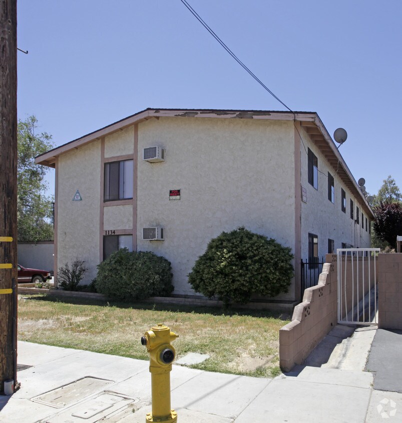 Building Photo - 1134 E Avenue Q